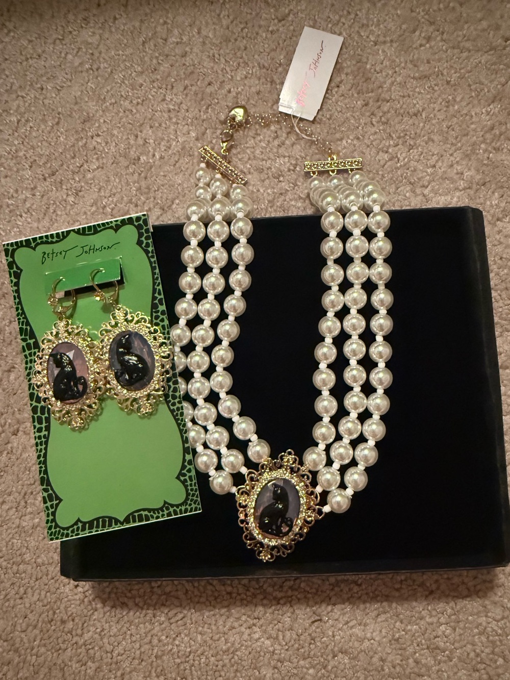 Betsey Johnson White Pearl Triple-Strand Halloween Cat Necklace & Earring Set